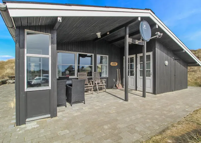 Vika - 600m From The Sea By Interhome